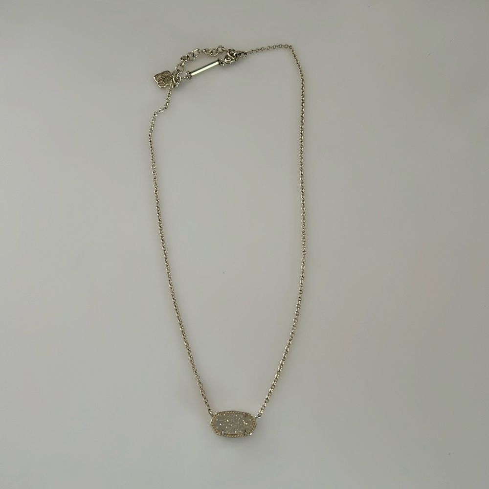 Kendra Scott necklace
